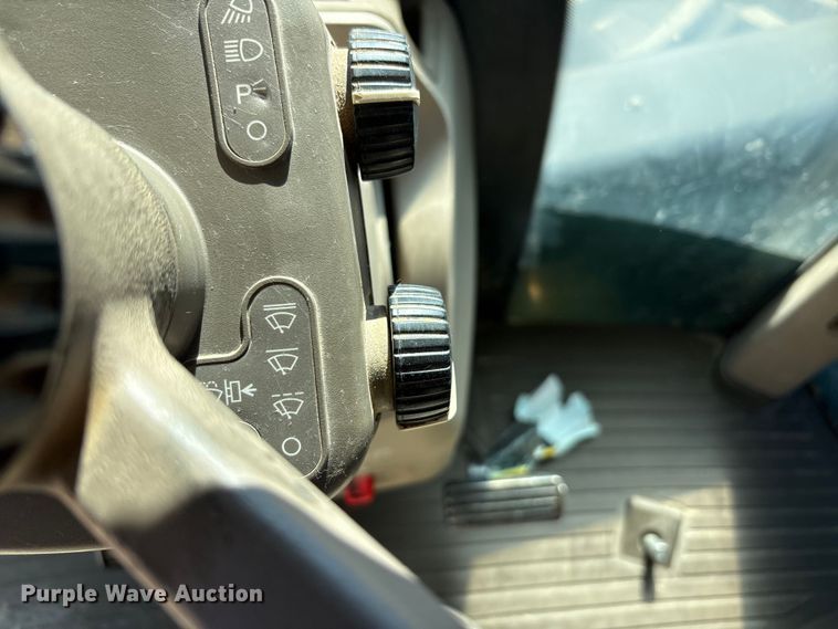 image for item EF6138 2014 John Deere 9510R 4WD tractor