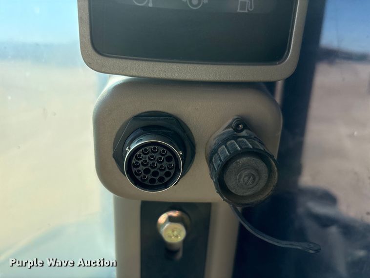 image for item EF6138 2014 John Deere 9510R 4WD tractor