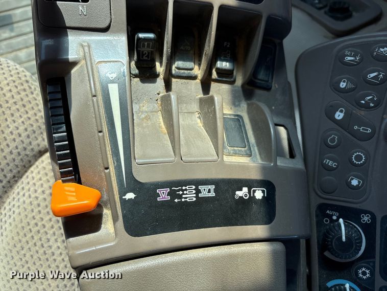 image for item EF6138 2014 John Deere 9510R 4WD tractor