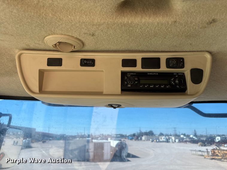 image for item EF6138 2014 John Deere 9510R 4WD tractor