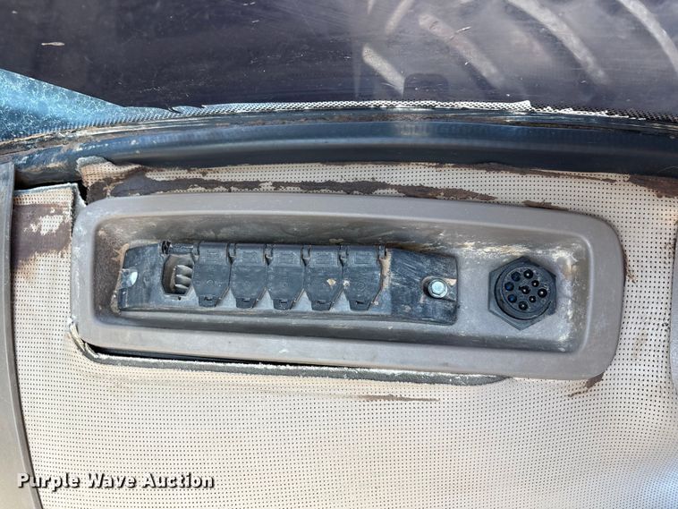 image for item EF6138 2014 John Deere 9510R 4WD tractor