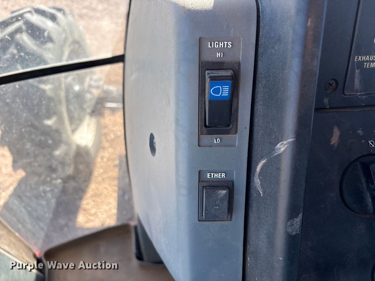 image for item EF6142 1996 Case-IH 7230 MFWD tractor