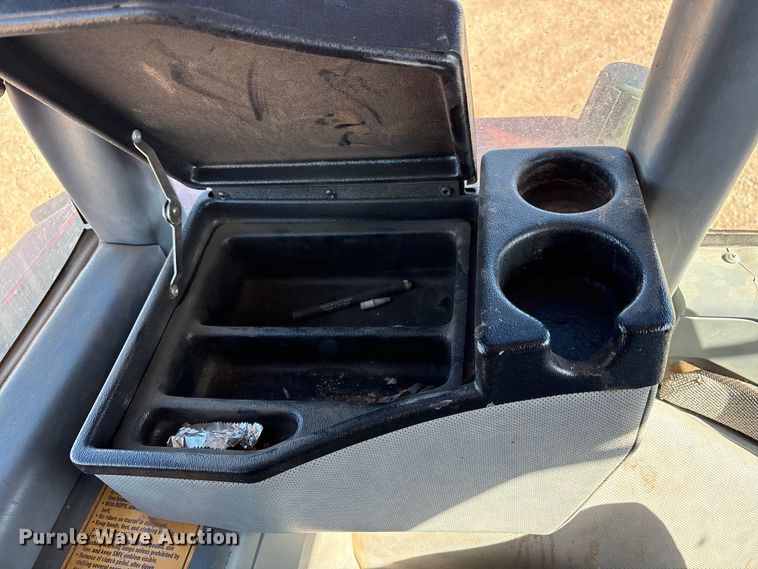 image for item EF6142 1996 Case-IH 7230 MFWD tractor