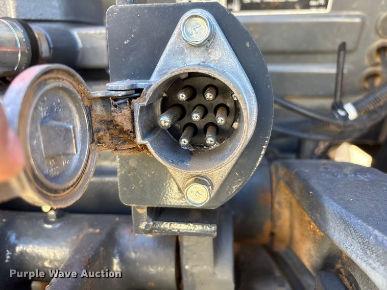 image for item EF6148 2022 Kubota M5-111D MFWD tractor