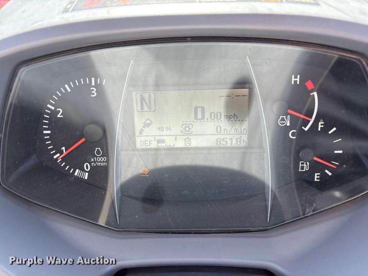 image for item EF6148 2022 Kubota M5-111D MFWD tractor