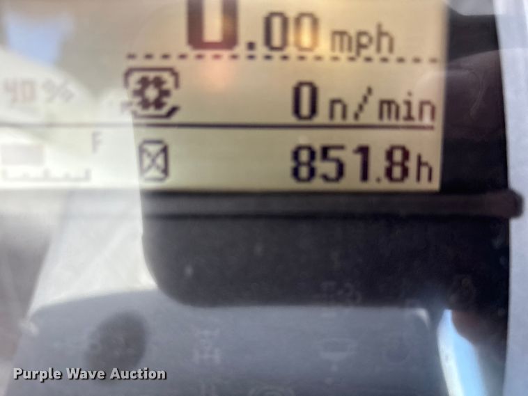 image for item EF6148 2022 Kubota M5-111D MFWD tractor