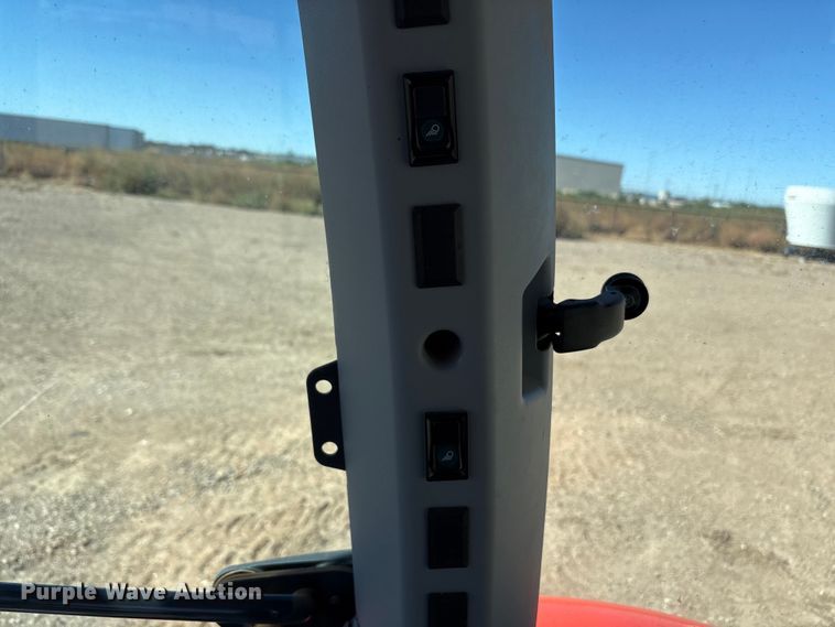 image for item EF6148 2022 Kubota M5-111D MFWD tractor