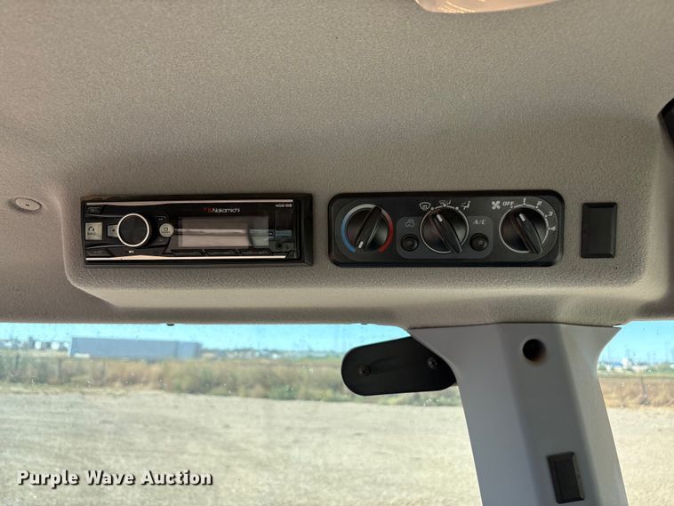 image for item EF6148 2022 Kubota M5-111D MFWD tractor