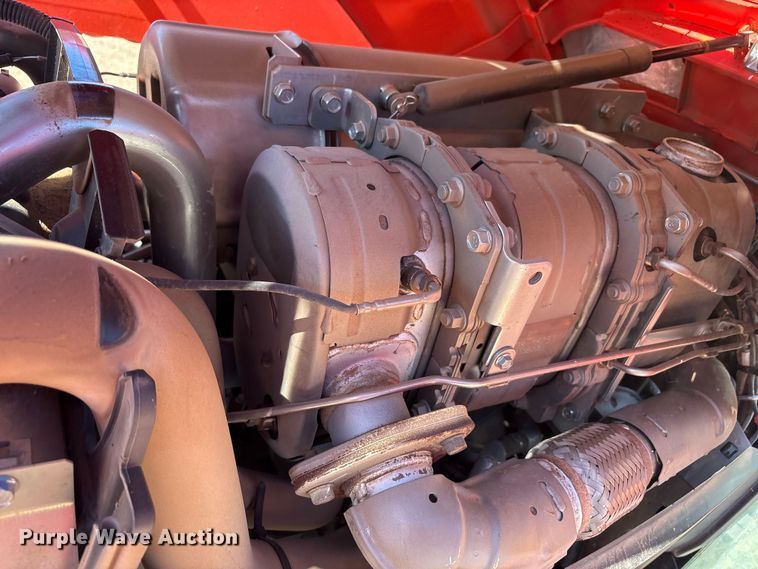 image for item EF6148 2022 Kubota M5-111D MFWD tractor