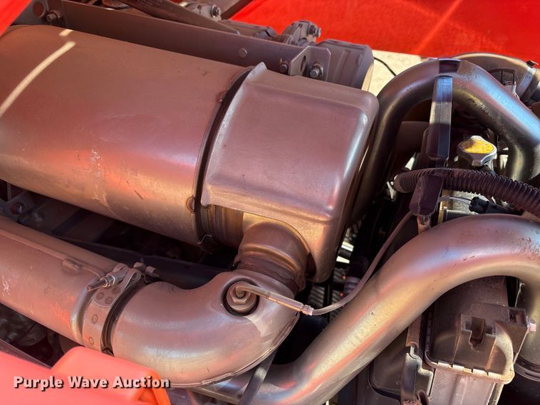 image for item EF6148 2022 Kubota M5-111D MFWD tractor