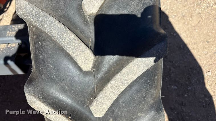 image for item EF6148 2022 Kubota M5-111D MFWD tractor