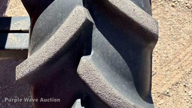 image for item EF6148 2022 Kubota M5-111D MFWD tractor