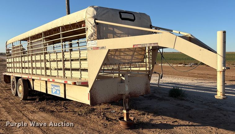 image for item EF6171 1997 Gooseneck A7A1 livestock trailer