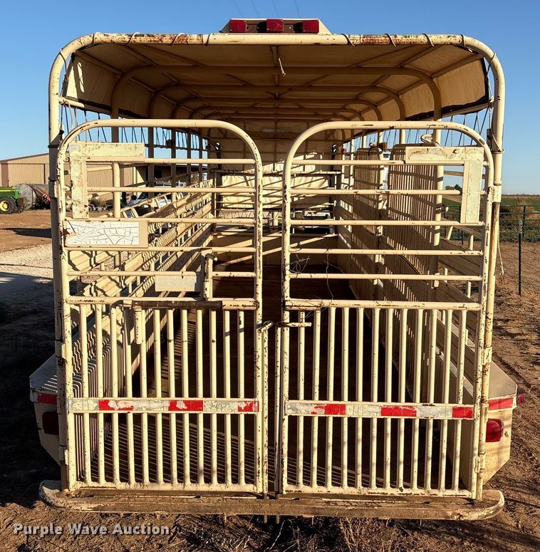 image for item EF6171 1997 Gooseneck A7A1 livestock trailer