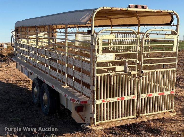 image for item EF6171 1997 Gooseneck A7A1 livestock trailer