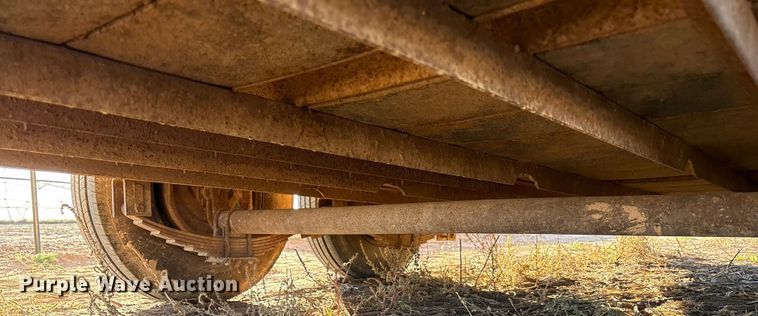 image for item EF6171 1997 Gooseneck A7A1 livestock trailer