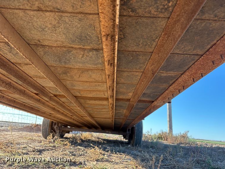 image for item EF6171 1997 Gooseneck A7A1 livestock trailer
