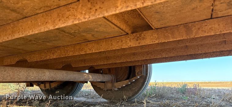 image for item EF6171 1997 Gooseneck A7A1 livestock trailer