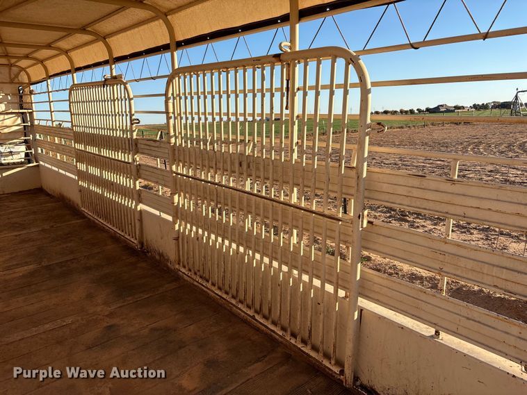 image for item EF6171 1997 Gooseneck A7A1 livestock trailer