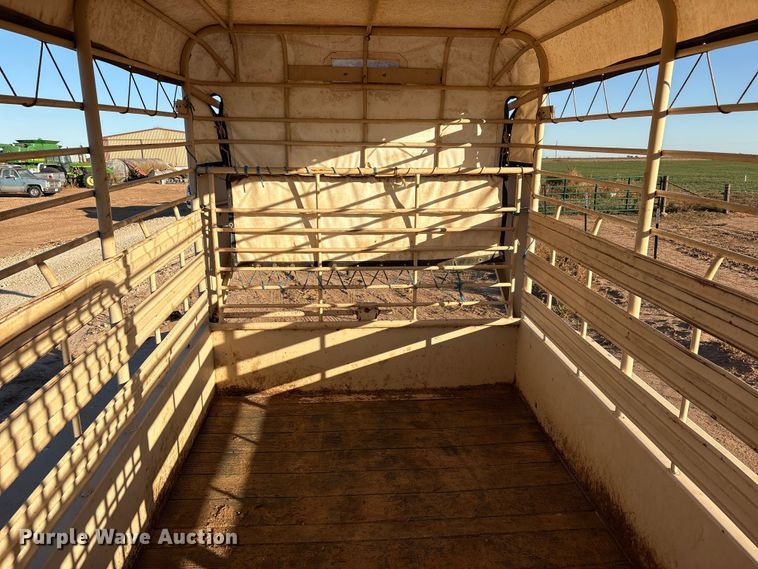 image for item EF6171 1997 Gooseneck A7A1 livestock trailer