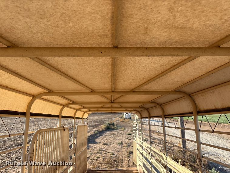 image for item EF6171 1997 Gooseneck A7A1 livestock trailer