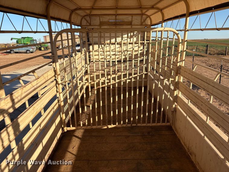 image for item EF6171 1997 Gooseneck A7A1 livestock trailer