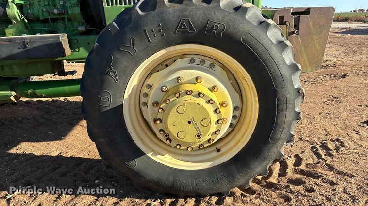 image for item EF6172 1985 John Deere 4850 MFWD tractor