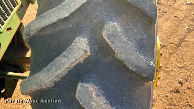 image for item EF6172 1985 John Deere 4850 MFWD tractor