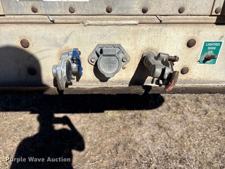 image for item EF6179 2005 Wilson PSDCL-402 livestock trailer