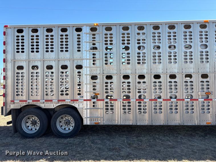 image for item EF6179 2005 Wilson PSDCL-402 livestock trailer
