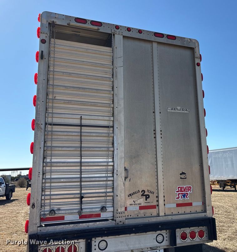 image for item EF6179 2005 Wilson PSDCL-402 livestock trailer