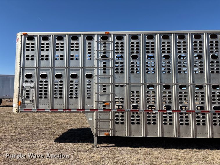 image for item EF6179 2005 Wilson PSDCL-402 livestock trailer