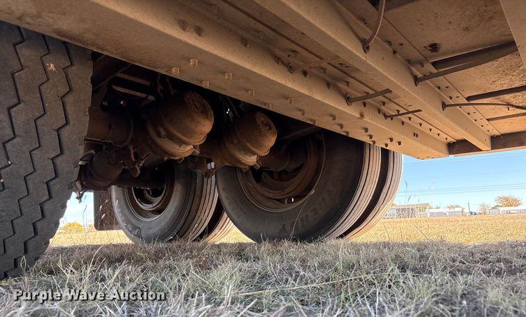 image for item EF6179 2005 Wilson PSDCL-402 livestock trailer
