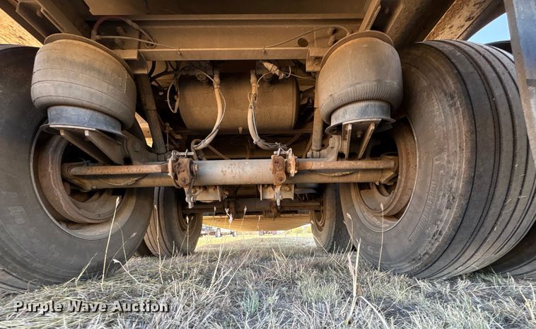 image for item EF6179 2005 Wilson PSDCL-402 livestock trailer