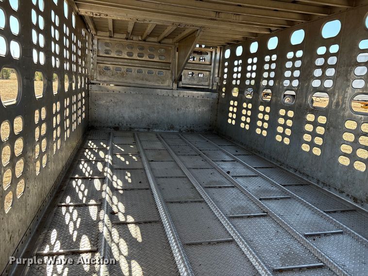 image for item EF6179 2005 Wilson PSDCL-402 livestock trailer