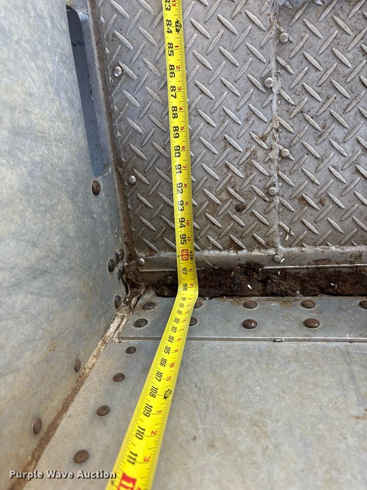 image for item EF6179 2005 Wilson PSDCL-402 livestock trailer