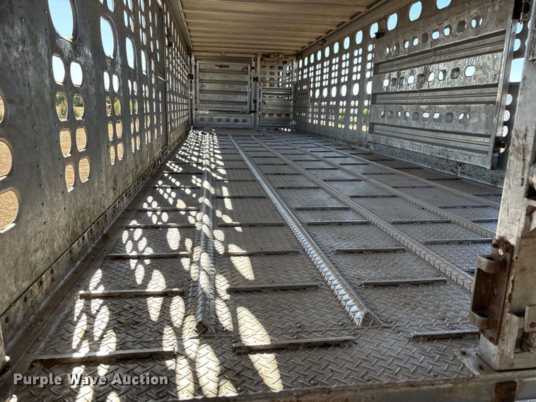 image for item EF6179 2005 Wilson PSDCL-402 livestock trailer