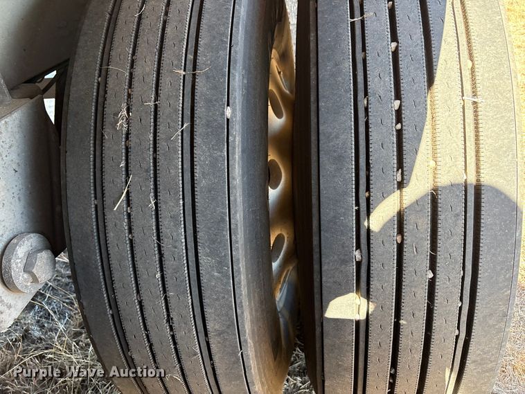 image for item EF6179 2005 Wilson PSDCL-402 livestock trailer