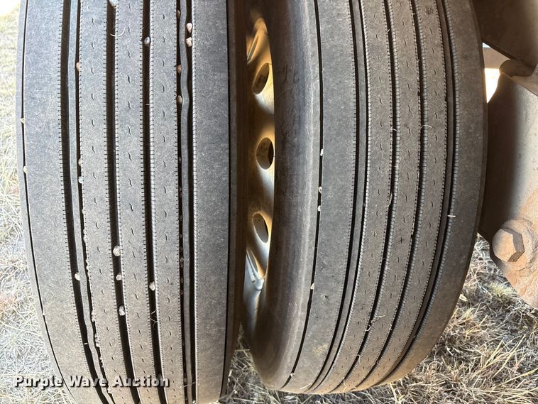 image for item EF6179 2005 Wilson PSDCL-402 livestock trailer