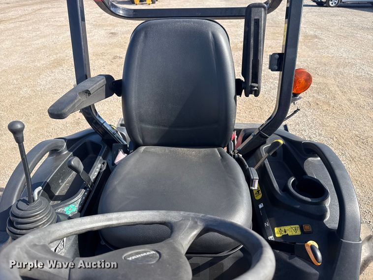 image for item EG1725 2020 Yanmar SA24 MFWD tractor