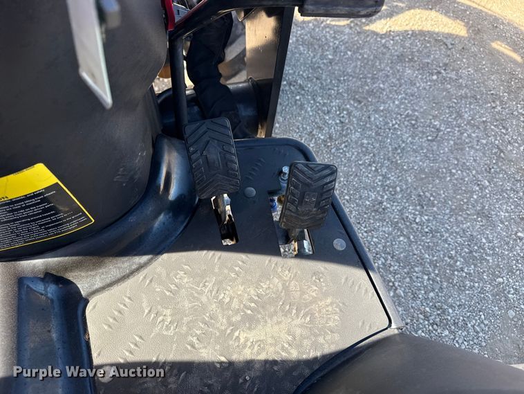 image for item EG1725 2020 Yanmar SA24 MFWD tractor