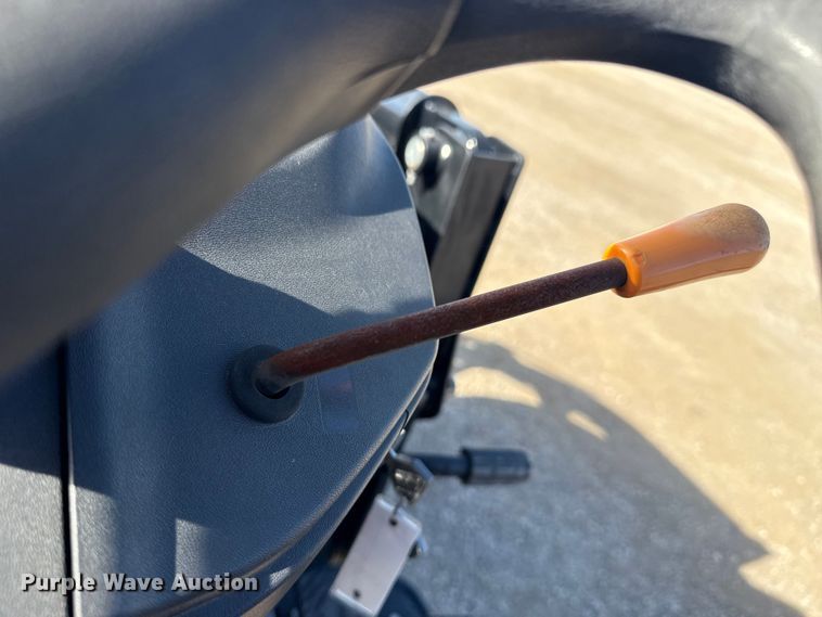 image for item EG1725 2020 Yanmar SA24 MFWD tractor