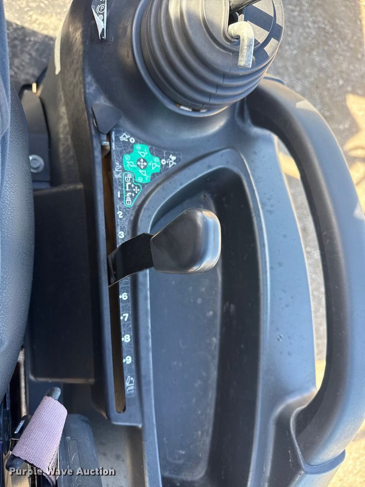 image for item EG1725 2020 Yanmar SA24 MFWD tractor