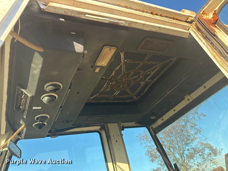 image for item EG8273 Case 1490 tractor