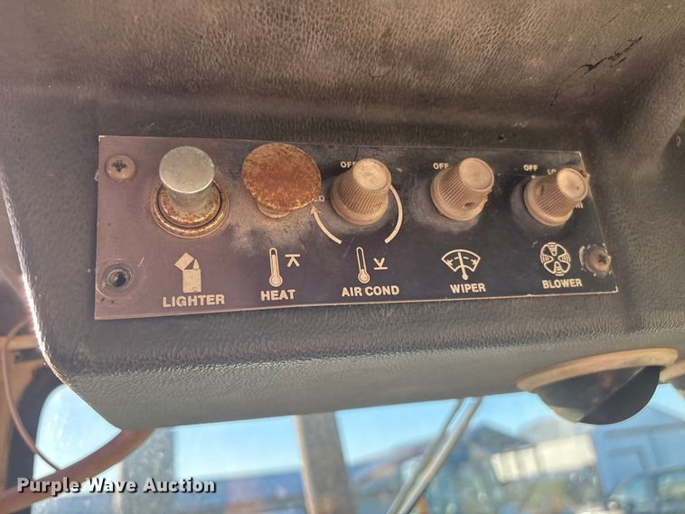 image for item EG8273 Case 1490 tractor