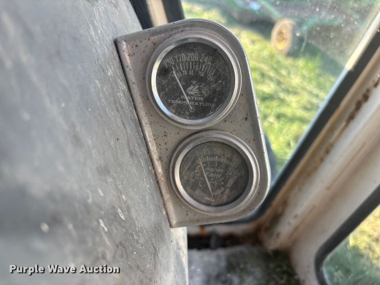 image for item EG8273 Case 1490 tractor