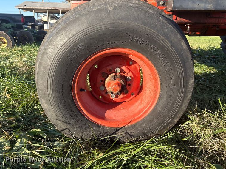 image for item EG8273 Case 1490 tractor