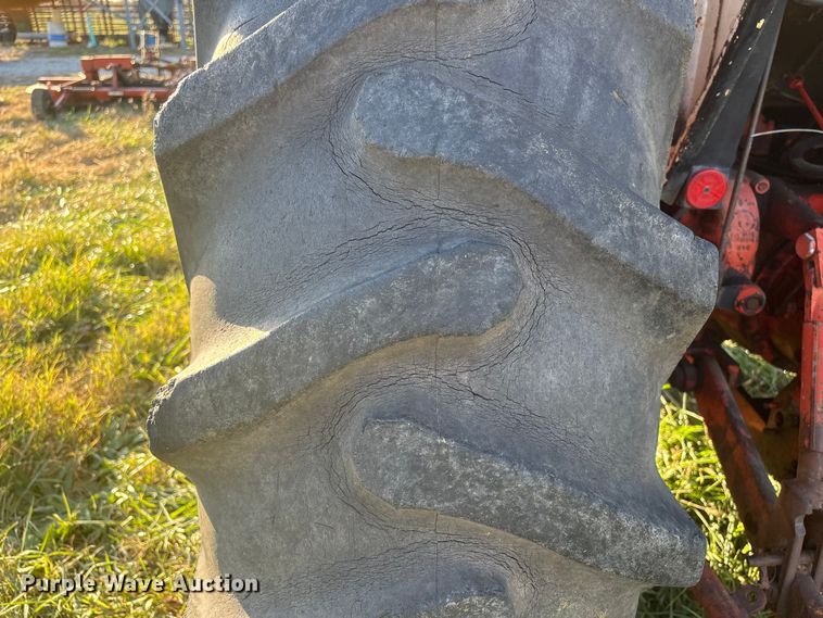 image for item EG8273 Case 1490 tractor