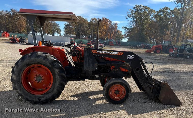 image for item EJ7719 Kubota M4030SU tractor