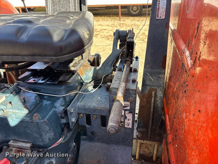 image for item EJ7719 Kubota M4030SU tractor